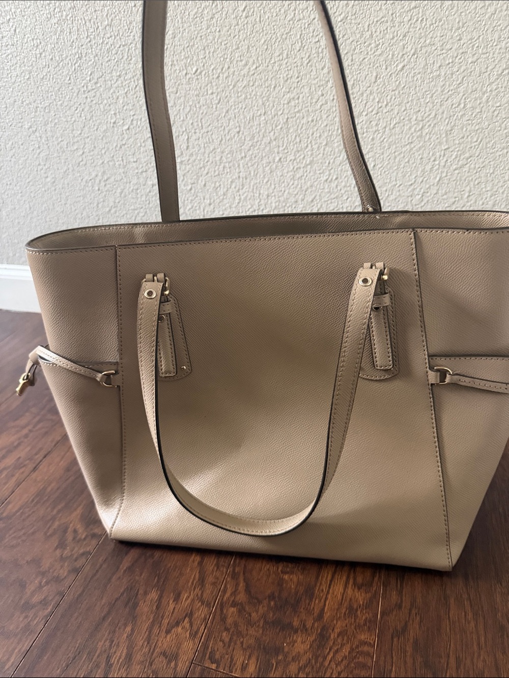 Michael Kors Beige Saffiano Leather Tote with Gold Accents - Picture 4 of 12